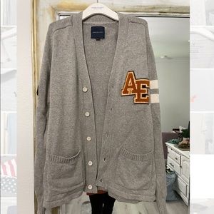 American Eagle men’s cardigan button down sweater